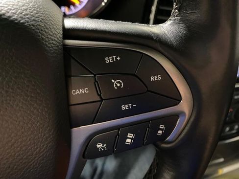 Used 2019 Jeep Grand Cherokee Overland AWD/4WD image 21