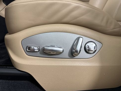 Certified 2026 Porsche Macan AWD/4WD image 40