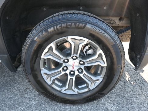 Used 2025 GMC Sierra 1500 SLT image 9