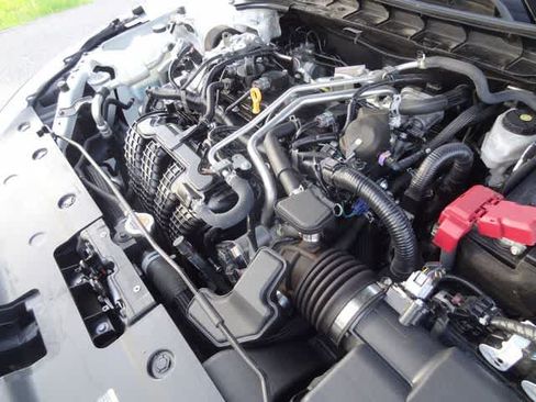 Used 2025 Nissan Altima 2.5 SV FWD image 32