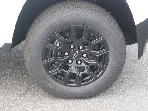 New 2026 Chevrolet Colorado W/T image 9