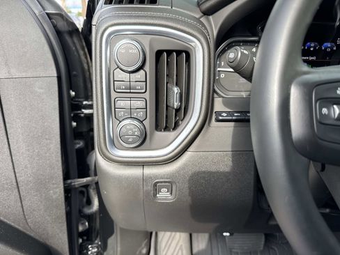 Used 2023 GMC Sierra 2500 Denali w/ Denali Ultimate Package image 31