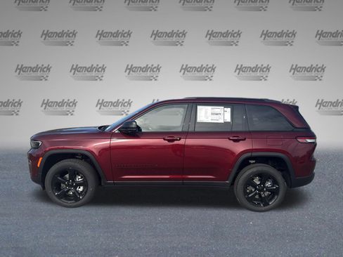 New 2025 Jeep Grand Cherokee Limited w/ Luxury Tech Group II RWD image 5