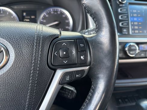 Used 2017 Toyota Highlander Limited Platinum image 48