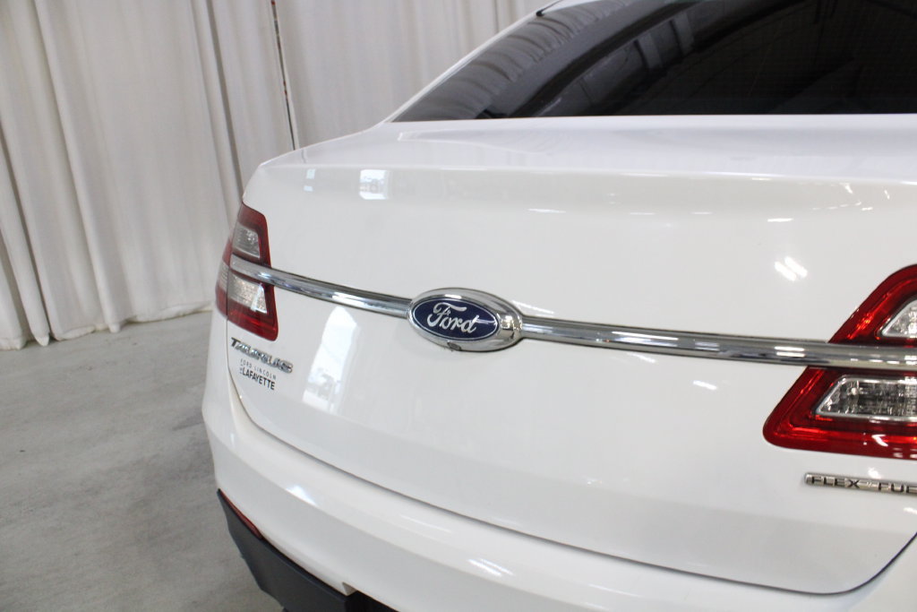 Used 2018 Ford Taurus SE FWD image 28
