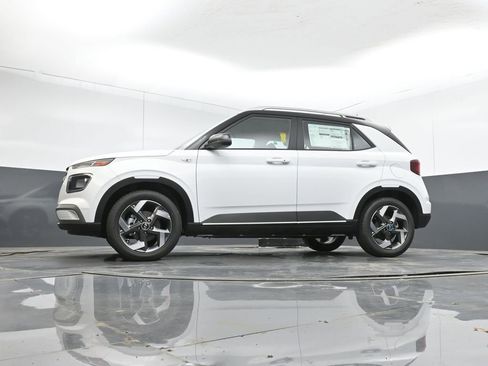 New 2026 Hyundai Venue SEL FWD image 10