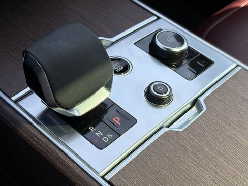 Used 2023 Land Rover Range Rover SE image 17