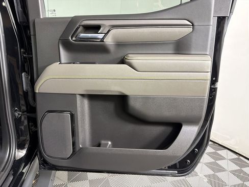 Used 2023 Chevrolet Silverado 1500 ZR2 w/ Technology Package image 14