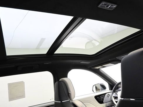 New 2026 Lincoln Aviator Black Label AWD/4WD image 17