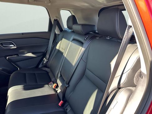 Used 2021 Nissan Rogue SL image 19