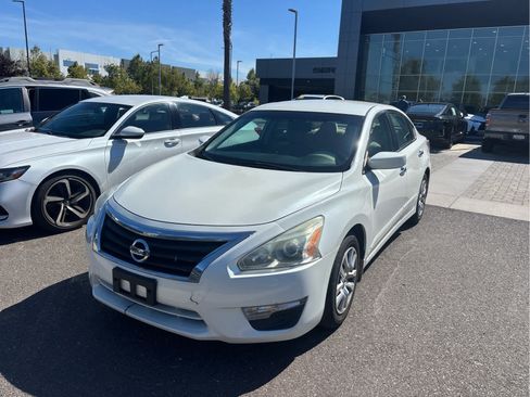 Used 2015 Nissan Altima 2.5 S w/ Power Driver Seat Package FWD image 4