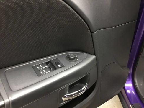 Used 2010 Dodge Challenger R/T RWD image 6