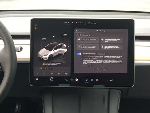 Used 2024 Tesla Model Y Performance AWD/4WD image 27