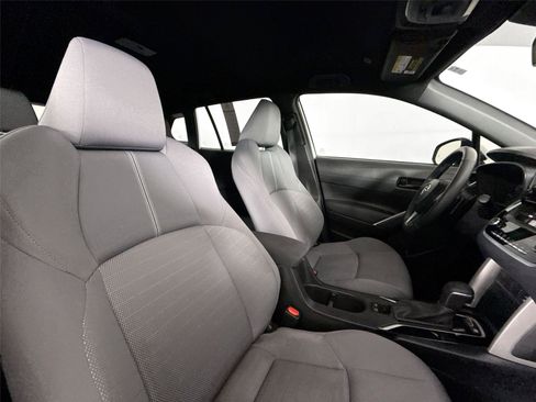 Used 2023 Toyota Corolla Cross AWD Hybrid image 37