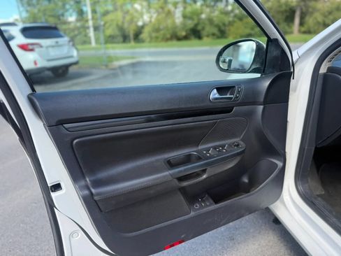 Used 2010 Volkswagen Jetta SE FWD image 12