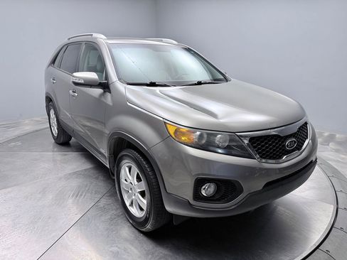 Used 2011 Kia Sorento LX w/ Convenience Pkg AWD/4WD image 3