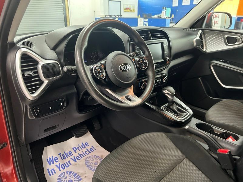 Used 2020 Kia Soul LX FWD image 18