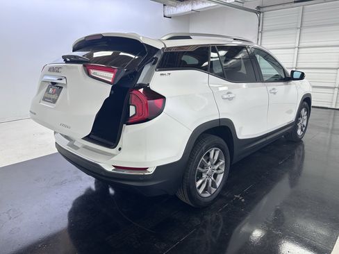 Used 2022 GMC Terrain SLT image 35