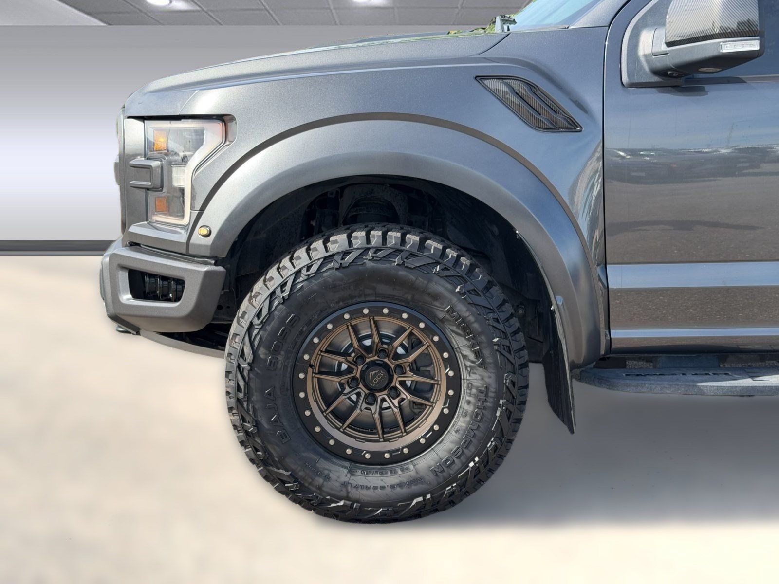 Used 2018 Ford F150 Raptor w/ Equipment Group 802A Luxury AWD/4WD image 13