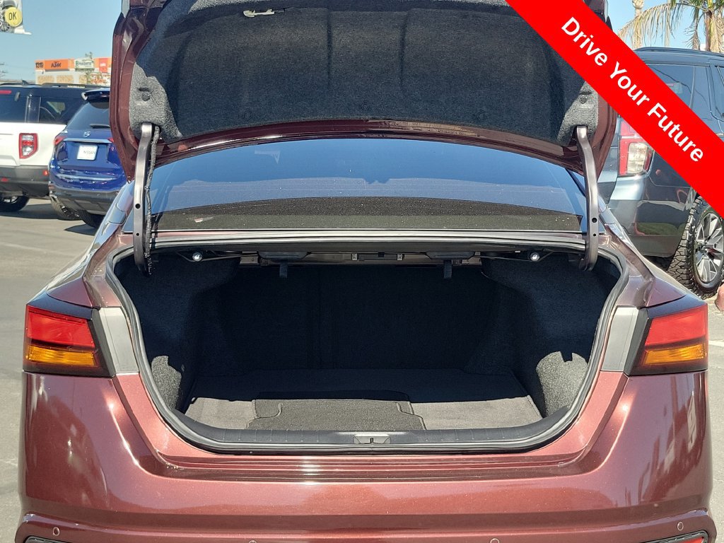 Used 2024 Nissan Altima 2.5 SV FWD image 22