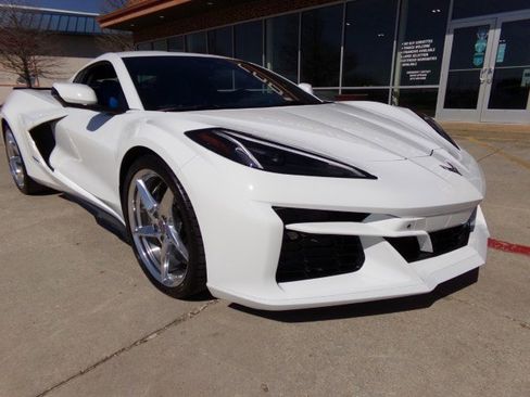 Used 2024 Chevrolet Corvette E-Ray w/ ZER Performance Package image 3