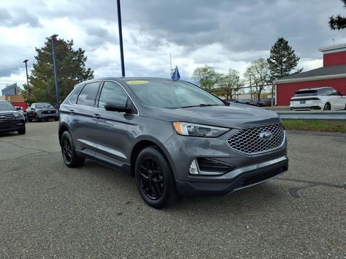 Certified 2023 Ford Edge SEL w/ Convenience Package AWD/4WD image 3