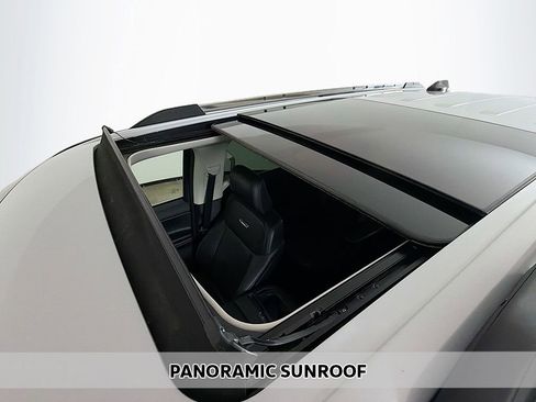 Used 2025 Ford Expedition Platinum AWD/4WD image 4