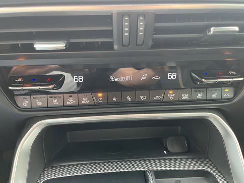 Certified 2025 MAZDA CX-70 3.3 Turbo S w/ Premium Package image 17