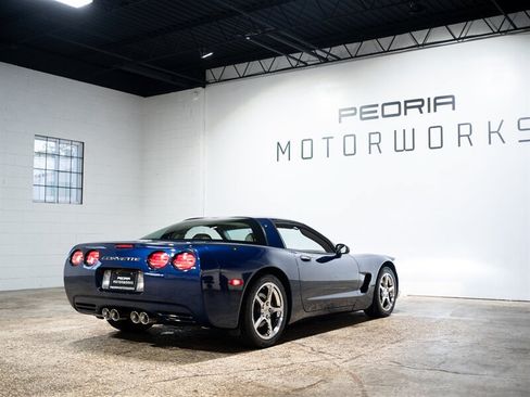 Used 2004 Chevrolet Corvette Coupe w/ Preferred Equipment Group RWD image 7