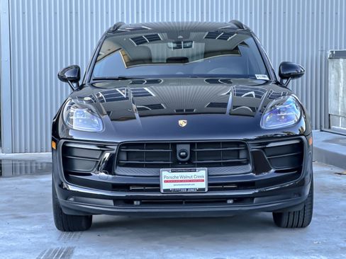 Used 2023 Porsche Macan image 11