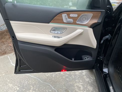 Certified 2023 Mercedes-Benz GLS 450 4MATIC image 19