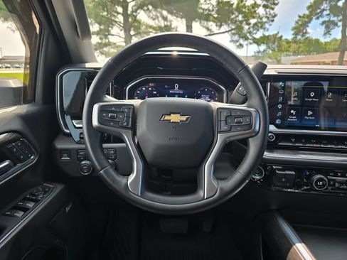 Used 2024 Chevrolet Silverado 2500 LTZ w/ LTZ Premium Package AWD/4WD image 13