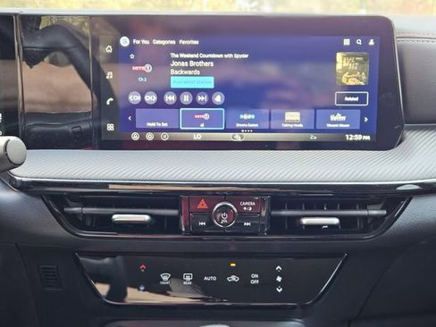 New 2026 Nissan Kicks SR image 21