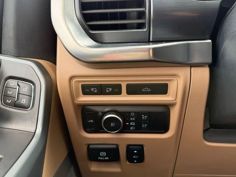 Used 2022 Ford F150 Lariat w/ Equipment Group 502A High AWD/4WD image 13
