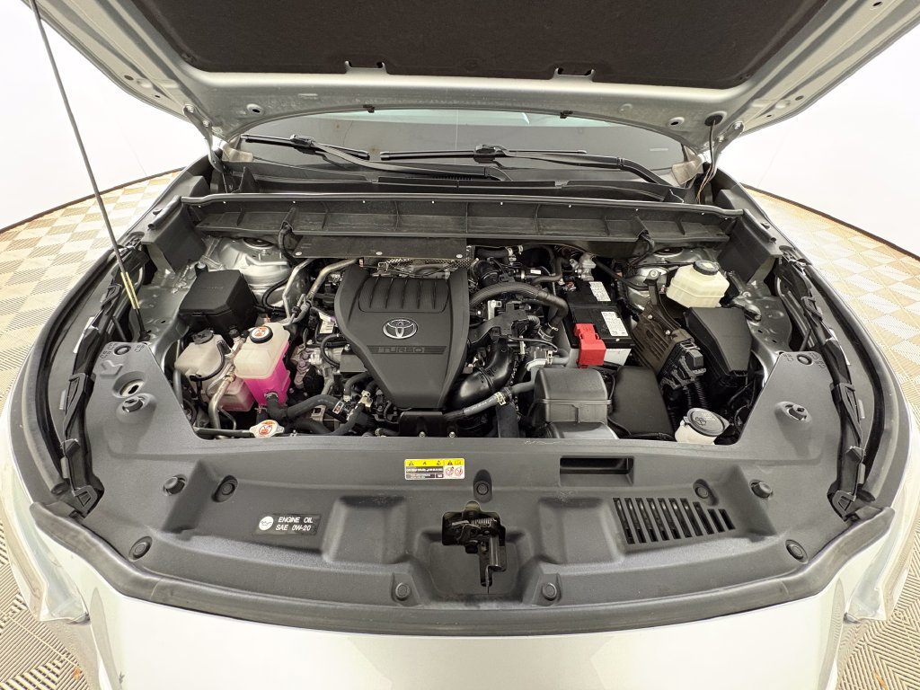 Used 2023 Toyota Highlander XLE FWD image 31