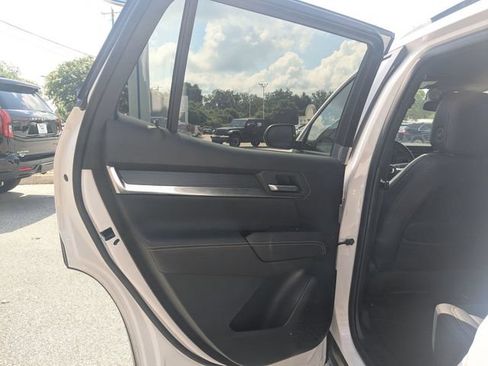 Used 2026 GMC Terrain Elevation w/ Elevation Premium Package FWD image 24