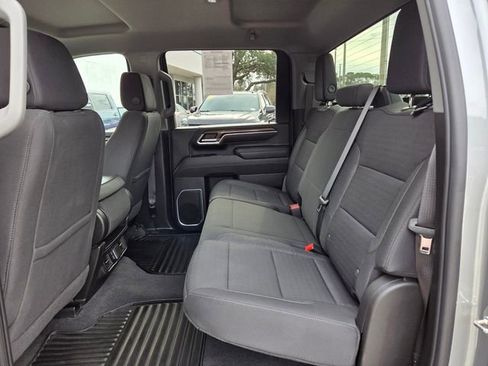 Used 2025 Chevrolet Silverado 2500 LT w/ Convenience Package image 13