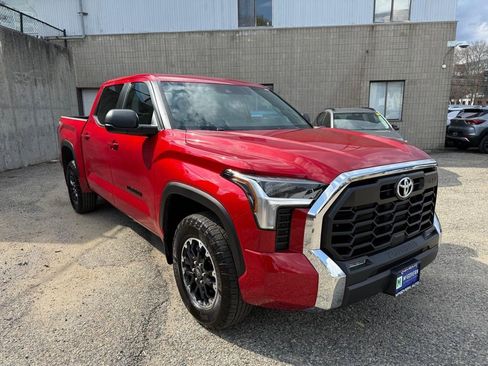 Used 2025 Toyota Tundra SR5 w/ TRD Off-Road Package AWD/4WD image 8