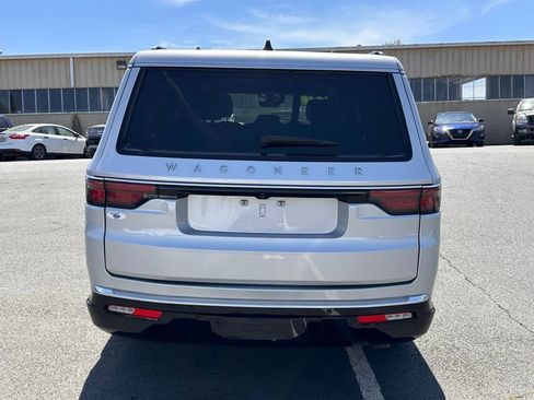Used 2024 Jeep Wagoneer L 4WD image 9