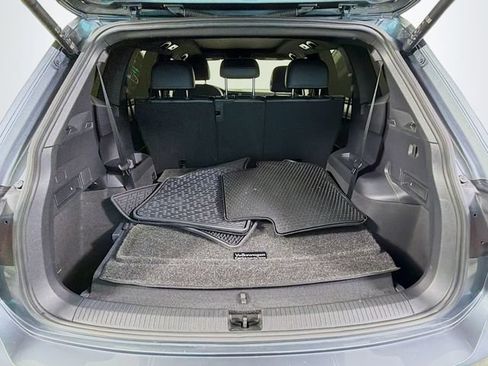 Used 2022 Volkswagen Tiguan SE R-Line FWD image 26