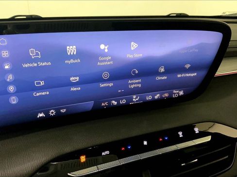 Used 2025 Buick Enclave Preferred image 6