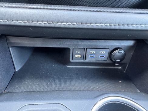 Used 2022 Toyota Highlander XLE AWD/4WD image 21