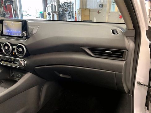 Used 2024 Nissan Sentra S FWD image 15