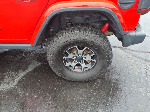 Used 2018 Jeep Wrangler Unlimited Rubicon w/ Dual Top Group AWD/4WD image 21