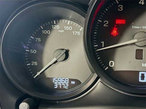 Used 2024 Porsche Macan image 13