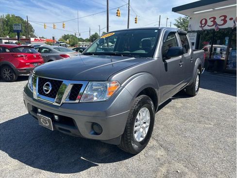 Used 2019 Nissan Frontier SV RWD image 3