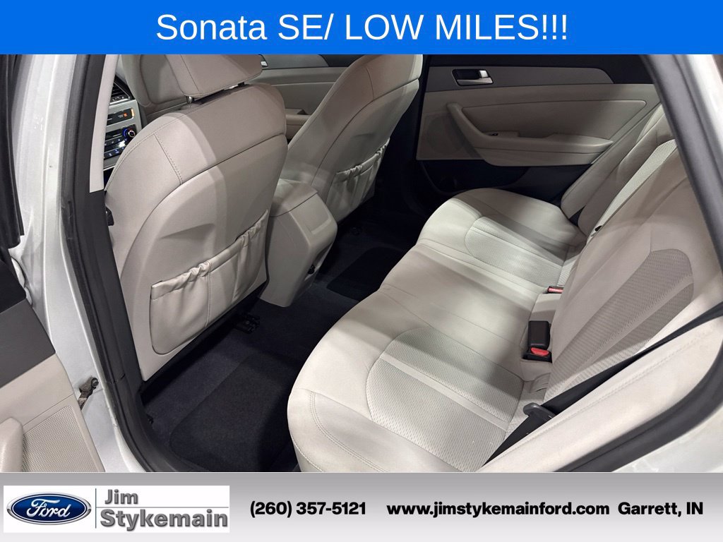 Used 2015 Hyundai Sonata SE w/ Option Group 09 FWD image 4