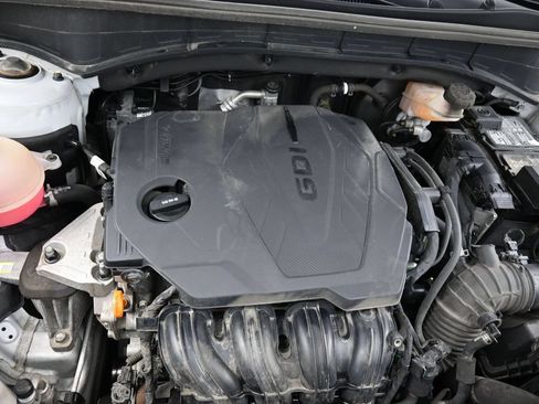 Certified 2022 Kia Sorento LX FWD image 16