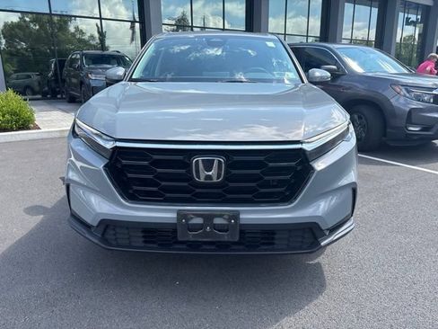 Used 2024 Honda CR-V EX image 3