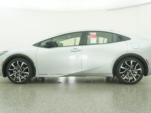 New 2026 Toyota Prius Plug-In Hybrid image 5